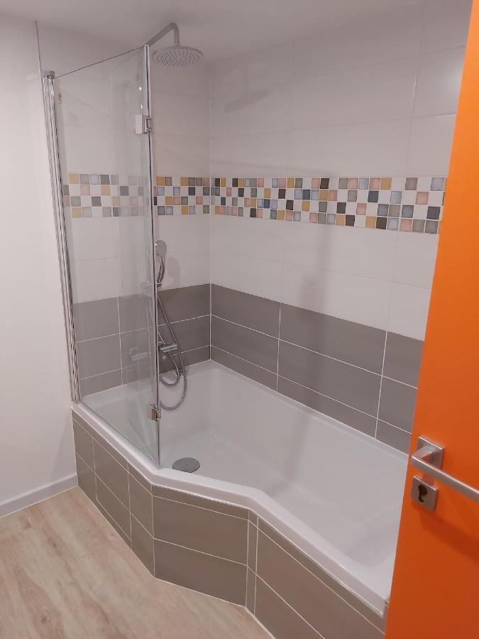 Gezellige Luxe Caravan Met Zwembad In Zuid- Bourgogne Anglure-sous-Dun Eksteriør billede