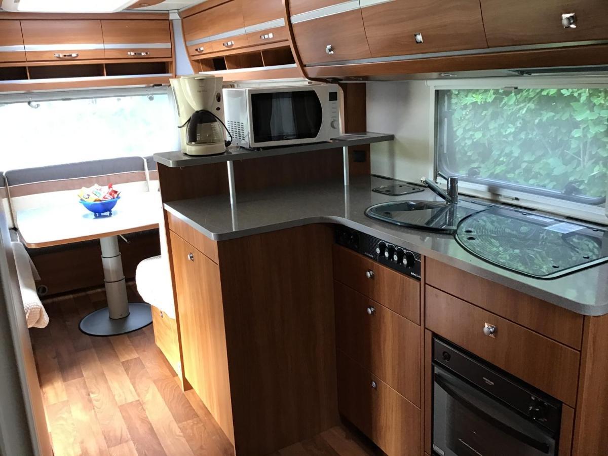 Gezellige Luxe Caravan Met Zwembad In Zuid- Bourgogne Anglure-sous-Dun Eksteriør billede